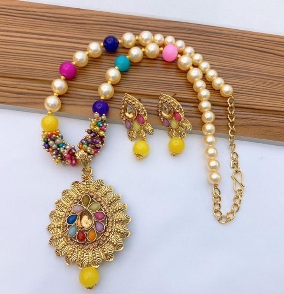 Indian Kundan Locket Set (yellow)