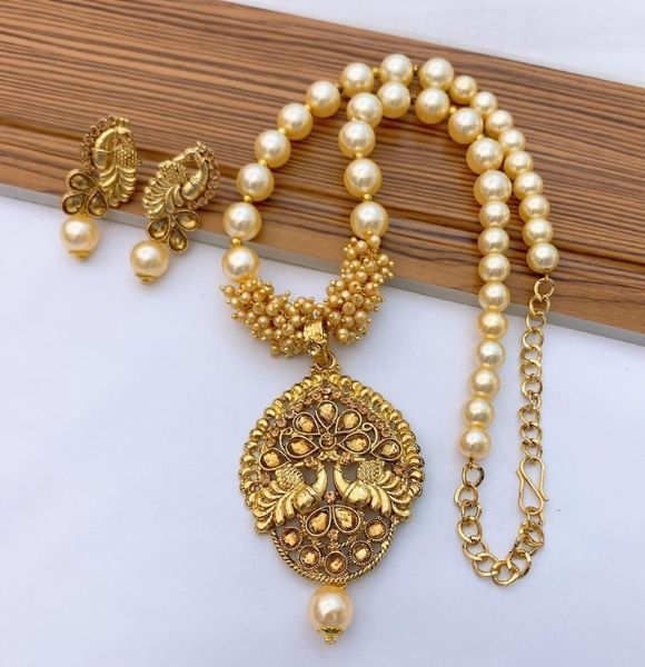 Indian Kundan Locket Set (SIlver Color)