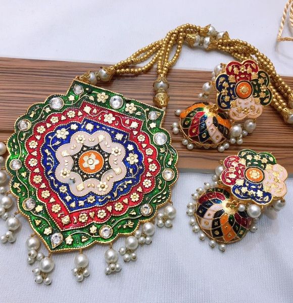 Thapa Kundan Style Locket