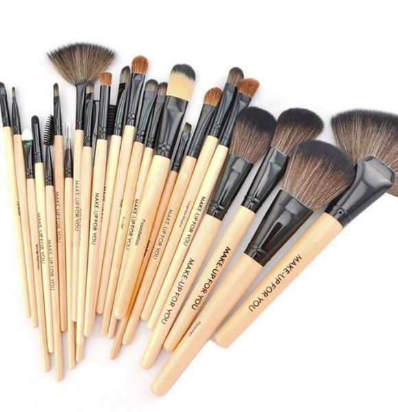 All Different Beautiful Make up Brushes Set & Different Colours Unique and soft