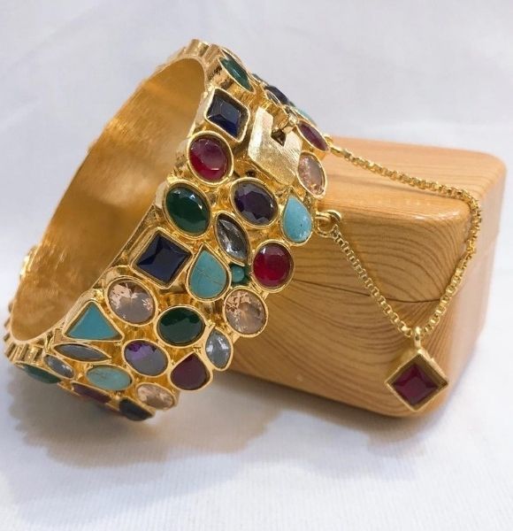 Multi Shaded Kundan Bangle with Adjustable Lock