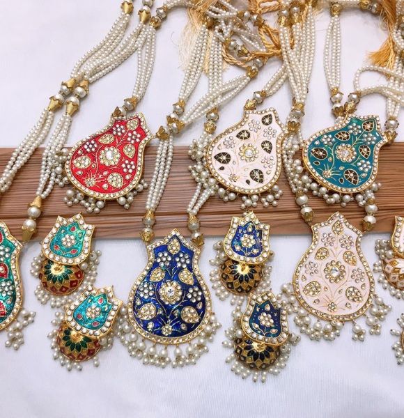 Kundan Style Locket