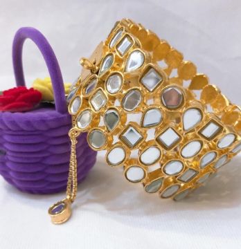 Kundan Bangle with Adjustable Lock White Shaded