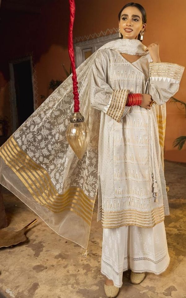 Zaib ul Laila - White and Gold Block Printed Lawn Shirt with Print Zari Dupatta and Cambric Trousers